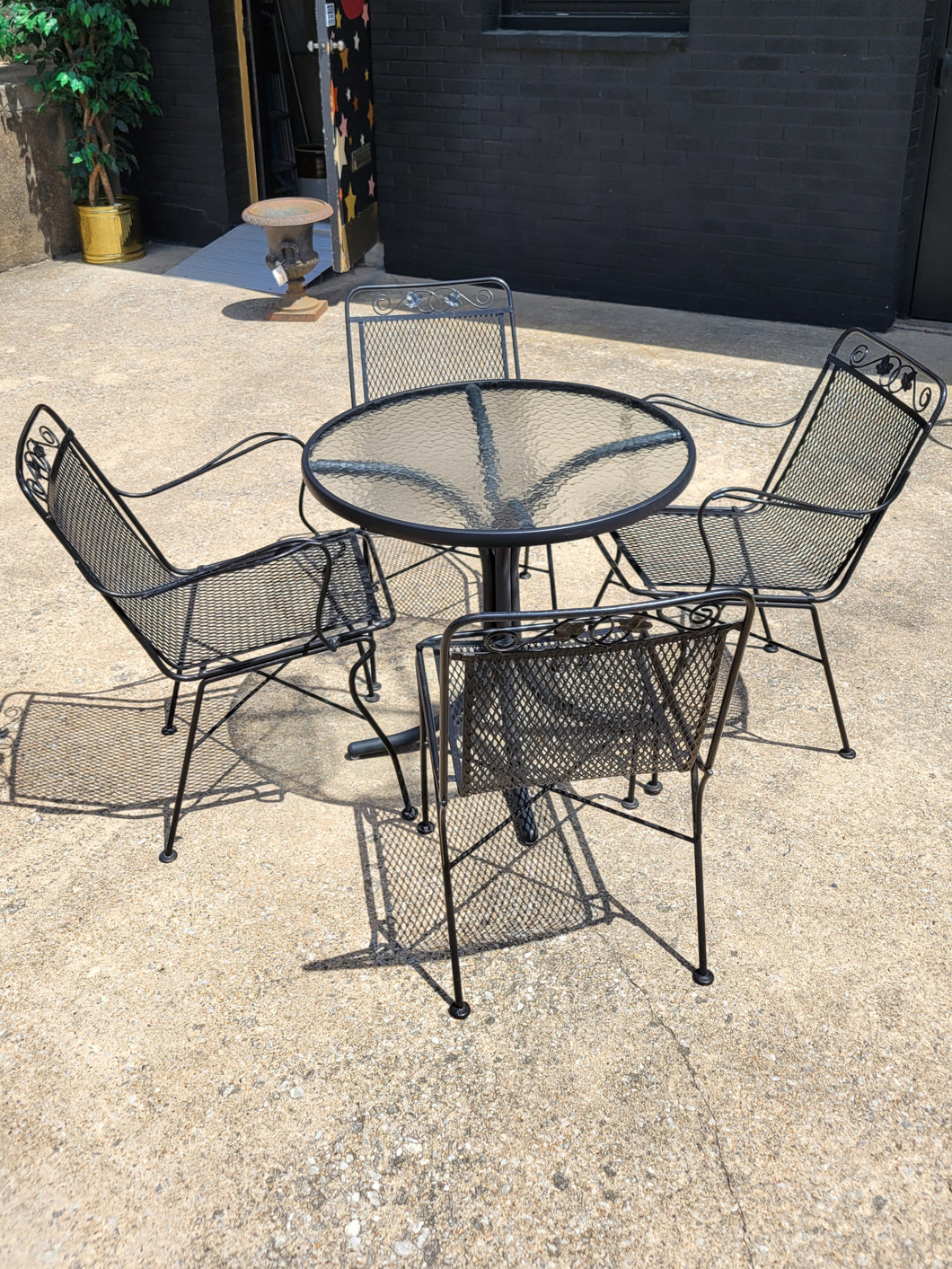 Set of Four Vintage Woodard Patio Chairs With Table