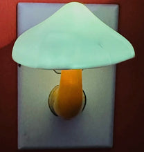 Load image into Gallery viewer, Mushroom Nightlight