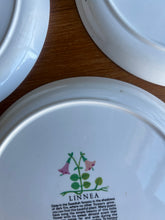 Load image into Gallery viewer, Stig Lindberg Linnea Dessert Plates