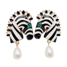 Load image into Gallery viewer, Zebra-Shaped Earring
