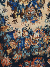 Load image into Gallery viewer, Antique Persian Bahktiari
