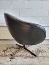 Load image into Gallery viewer, Mid Century Overman Pod Swivel Chair
