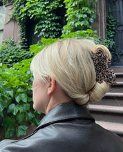 Load image into Gallery viewer, Leopard Hair Claw
