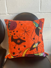 Load image into Gallery viewer, Miro Pillow

