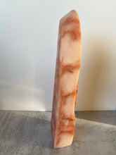 Load image into Gallery viewer, Modern Quartz Tower Sculpture
